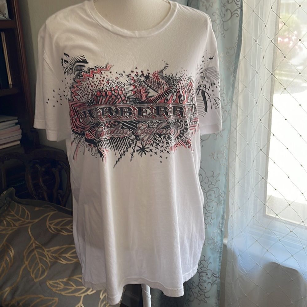 Burberry T-Short.  - Picture 5 of 5